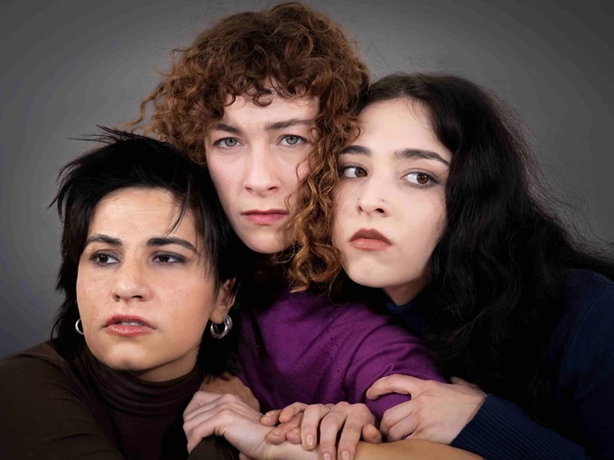 24 ώρες σ’ έναν κόσμο που δεν μας ανήκει