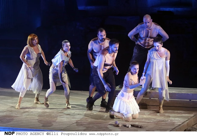 Τα Αγάλματα Περιμένουν