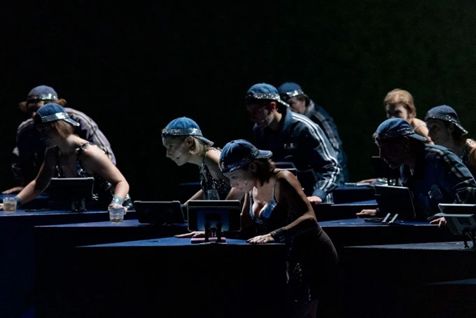 SILLILAB: No Difference Between Ho Ho Ho