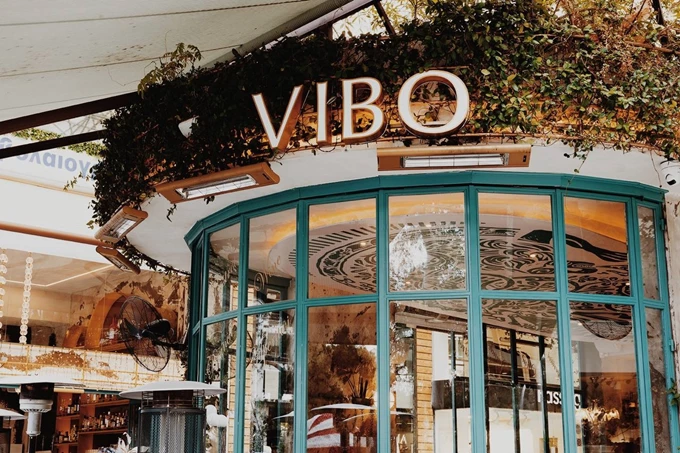 Η άνοιξη στα Vibo Bistrot φέρνει δύο ξεχωριστά οινοποιεία