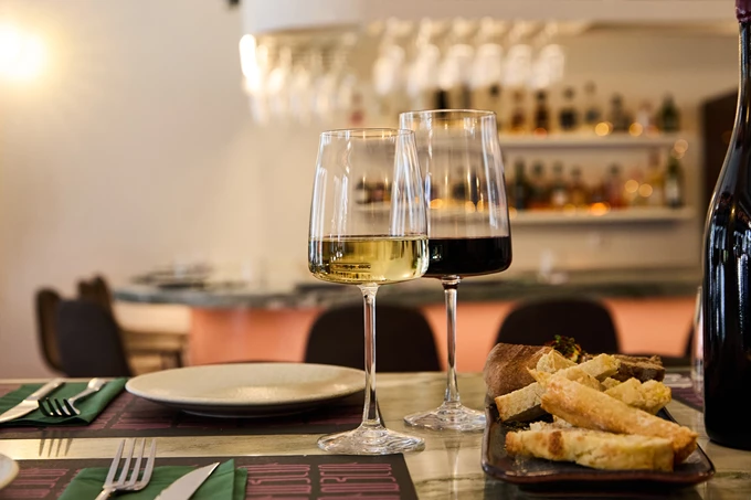Νέο gastrobar κάνει... Suma στην Καλαμιώτου 2