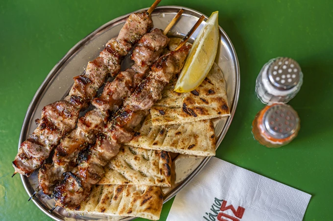 Το σουβλατζίδικο Θύμιος στον Υμηττό 8