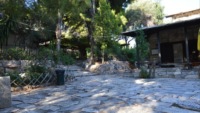 Ιερός Ναός Αγ. Δημητρίου Λουμπαρδιάρη