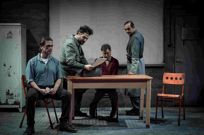 Ο πουπουλένιος