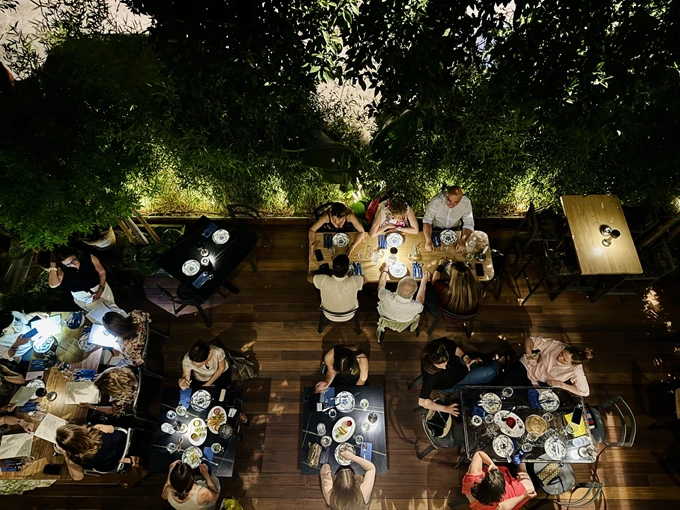 To νέο bar restaurant του Κωνσταντίνου Ζουγανέλη Sister Athens στο Ψυχικό 2