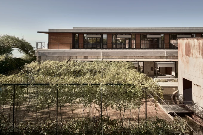 Το Dexamenes Seaside Hotel στην Κουρούτα 1