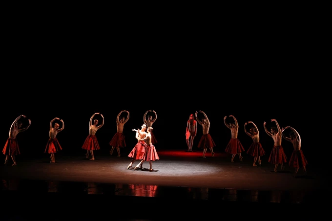 PARIS OPERA JUNIOR BALLET