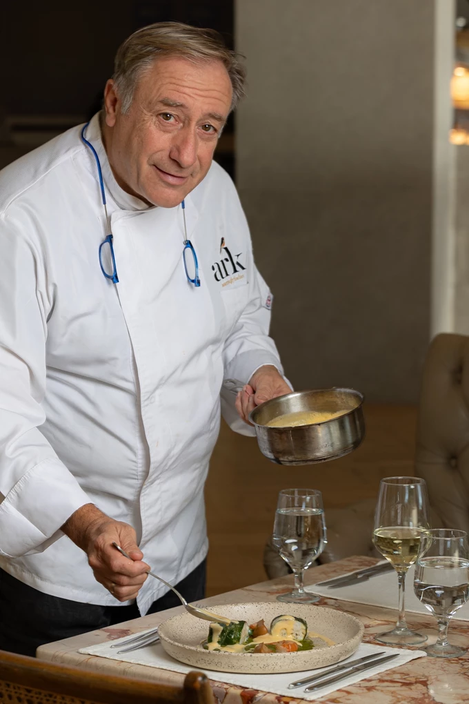 Symposio at Ark: Συμποσίου έναρξις με