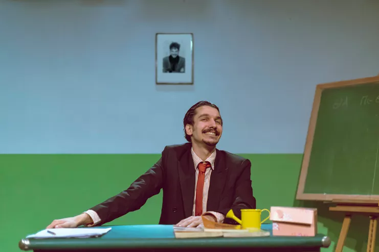 Μπαίνει η δεσποινίς Μαργαρίτα