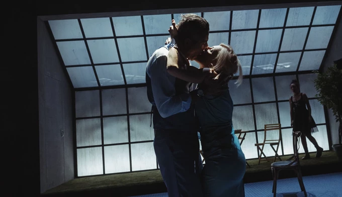 Μέχρι να σβήσουν τ’ άστρα