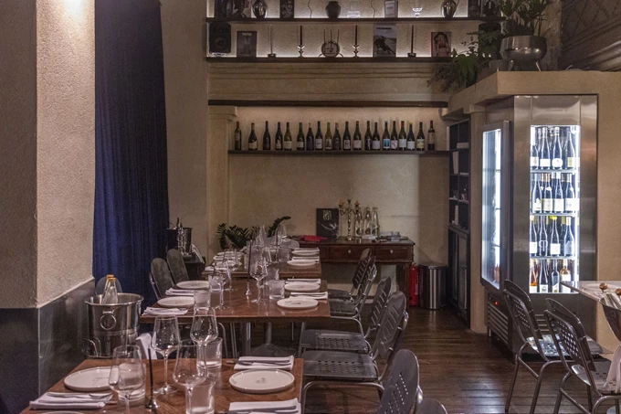 Το μπαρ-εστιατόριο Ντίβα στο Κολωνάκι 3