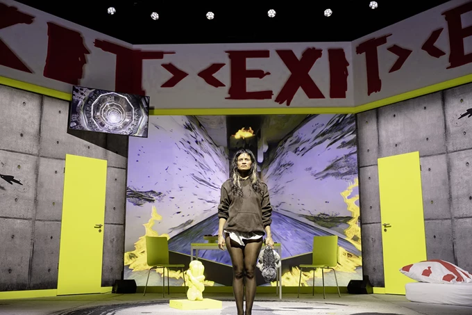 Angela (a strange loop)