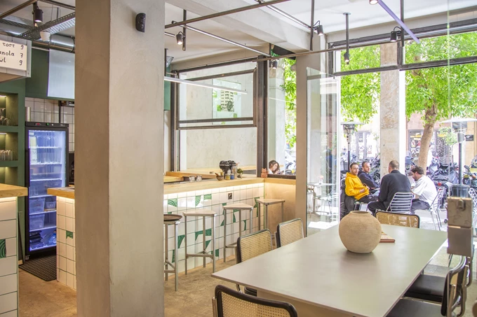 Το νέο all day bar Broken Tiles στη Σοφοκλέους 3