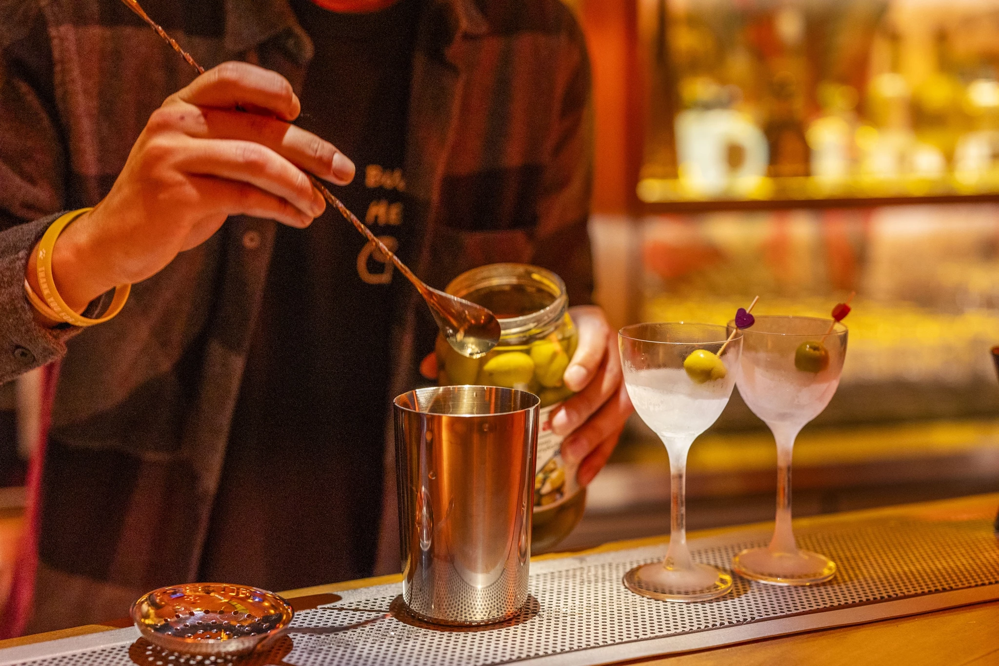 'Maggie Cassidy': Το νέο μπαρ της Πανόρμου έχει κάτι από '7 Jokers'