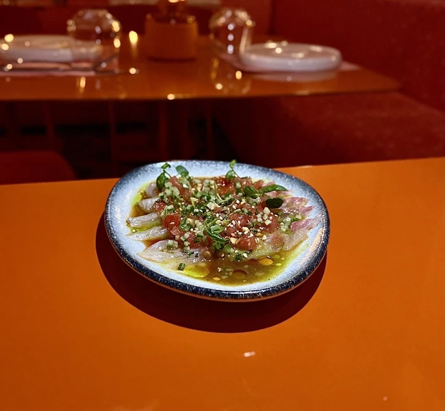 Το σασίμι φαγκρί στο εστιαστόριο Dear Manouka στο Παγκράτι