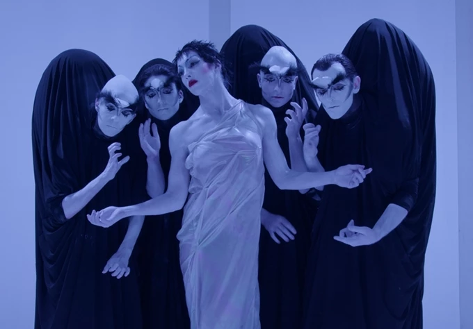 Άτιτλον finale