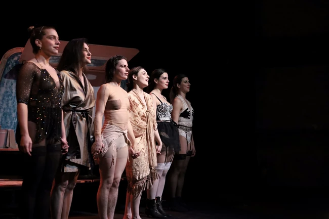 Εσύ, η ζωώδης μηχανή