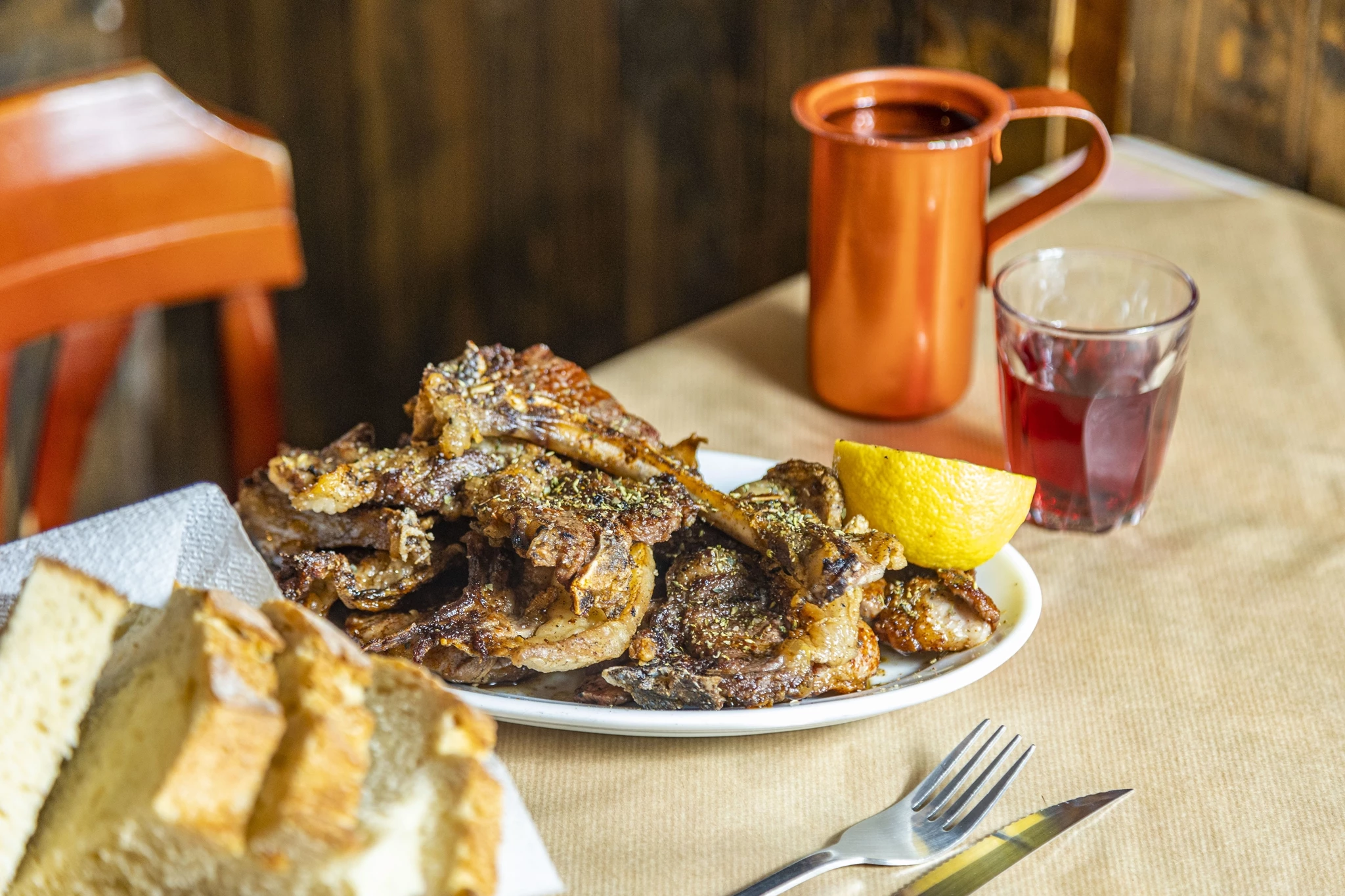 Πού τρώει (σοβαρά) παϊδάκια η Αθήνα