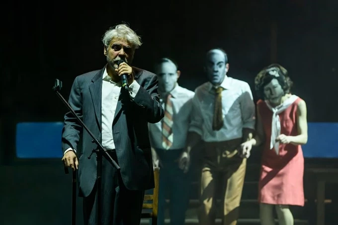 Tζένη Tζένη Ένα ηλιόλουστο Ρέκβιεμ 2025-26