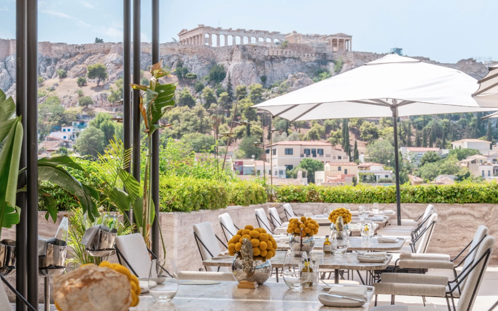 Sunday Table: Στο The Dolli's Rooftop Restaurant στρώνουν κυριακάτικο τραπέζι