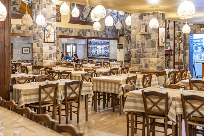 Καραγκιόζης, Περιστέρι, αφιέρωμα κρέας