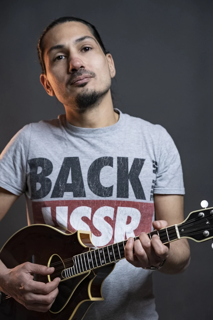 GIORGOS PEROU