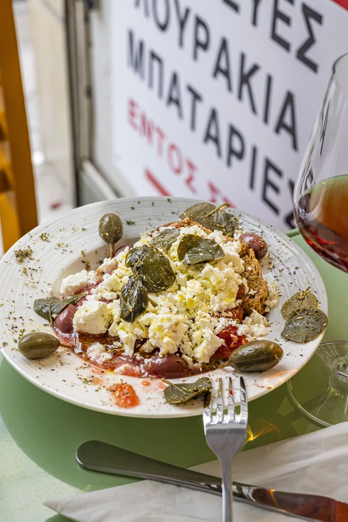 Το νέο μαγειρείο ΑTHeRee στη στοά Τοσίτσα 9