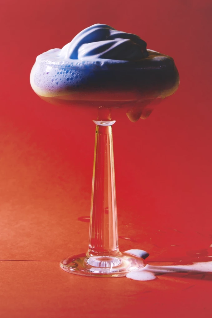 Το κλαμπ-εστιατόριο Abi Rouge στη Λεωφόρο Συγγρού 22