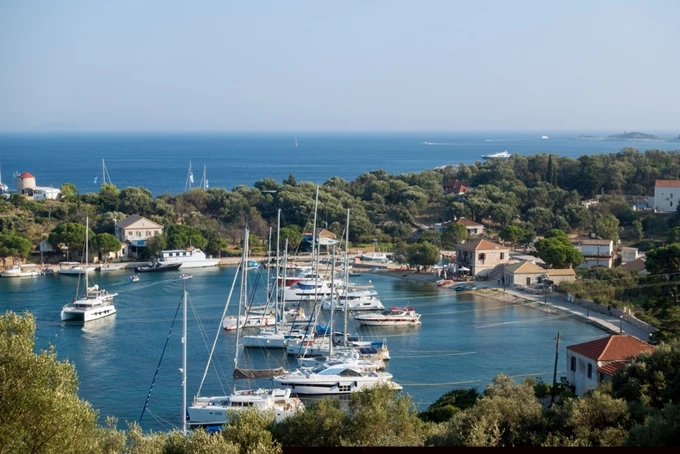 Καστός 3