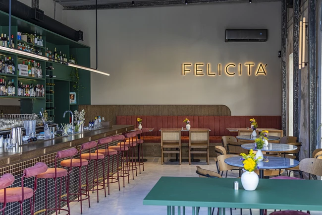 Felicita νέο μπαρ στο Ρουφ 3