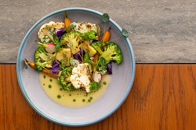 Το εστιατόριο Amphibian του Τάσου Μαντή στη Στέγη 3