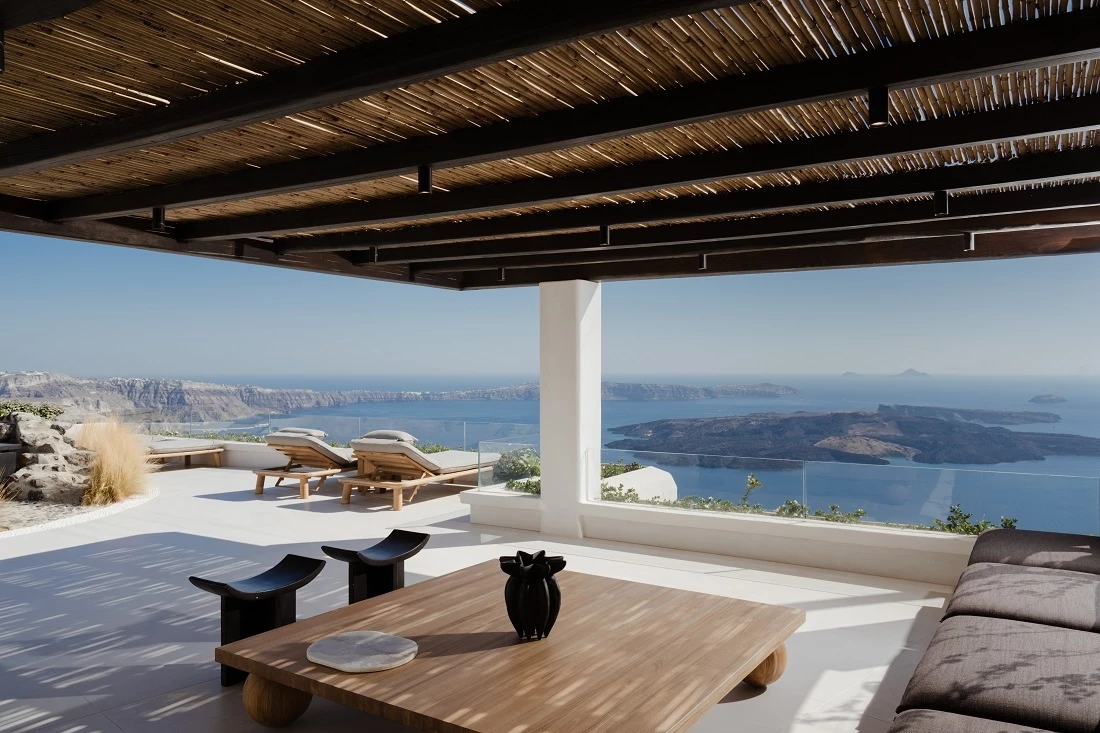 Λένε πως αυτή είναι η πιο εντυπωσιακή βίλα της Σαντορίνης