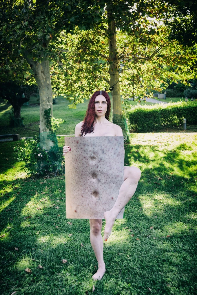 Στο σώμα της, Εθνικό Θέατρο Φένια Αποστόλου