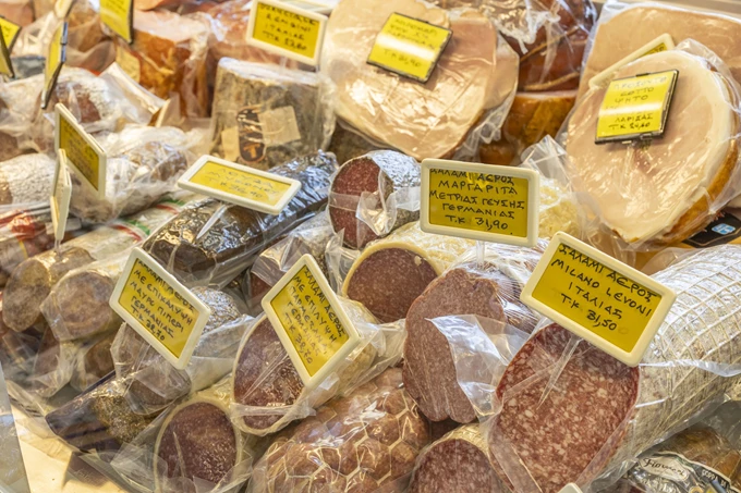 Το ντελικατέσεν Λεβόν Τσερτσιάν στον Πειραιά 3