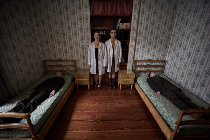 Παρείσακτος