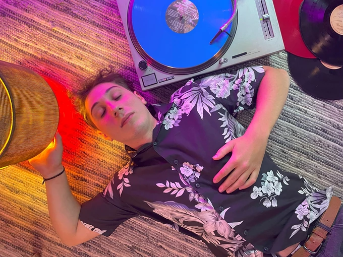 I am falling in love Νέες