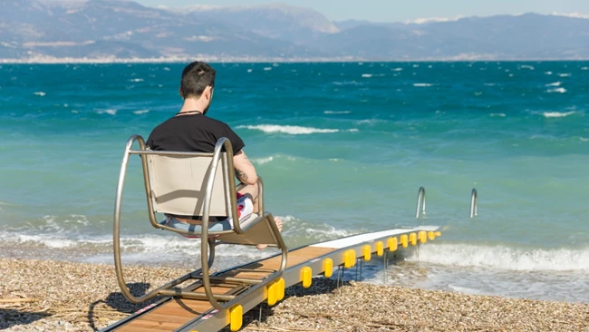 Παραλία προσβάσιμη για ΑμεΑ με εγκατάσταση SEATRAC
