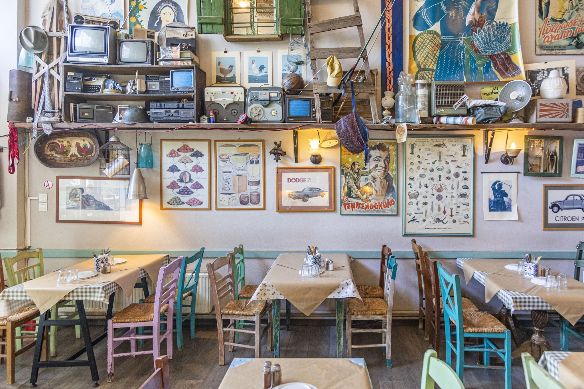 Λαϊκή αρχοντιά και τροφαντοί κεφτέδες στην Πεύκη