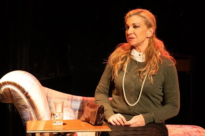 Γυναίκες στο ντιβάνι