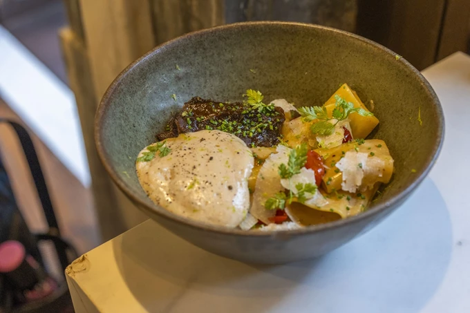 Εστιατόριο Nonnas του Ηλία Κιαζόλι στην Πλάκα