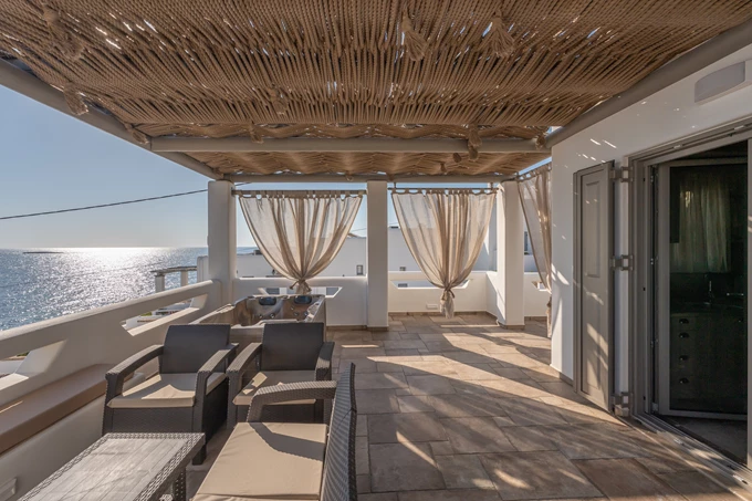 Skyros Trias
