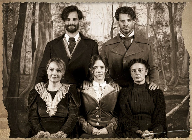 Ανάμεσα σε δυο κόσμους