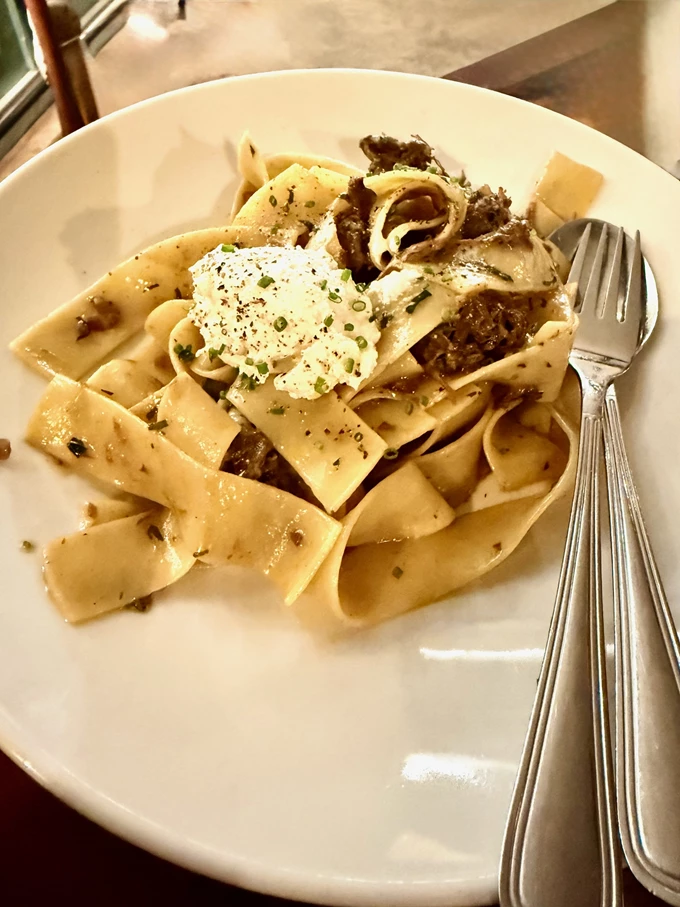 Παπαρδέλες με καβουρμά και γαλομυζήθρα, στις Σεϋχέλλες