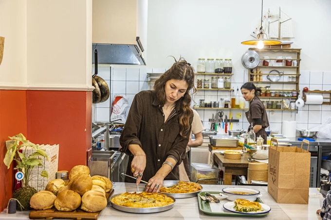 Η σεφ Αγάπη Μιχελή στη Λόντζα της Γειτονιάς