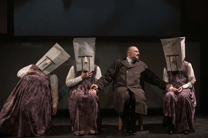 Εκείνος που έκλεψε τη μέρα και πλήρωσε τη νύχτα