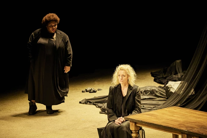 Εκάβη, όχι Εκάβη / Hecuba, not Hecuba