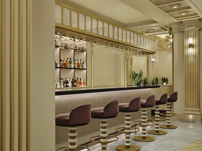 Το νέο μπαρ George, The Lobby Bar, στο ξενοδοχείο King George 19