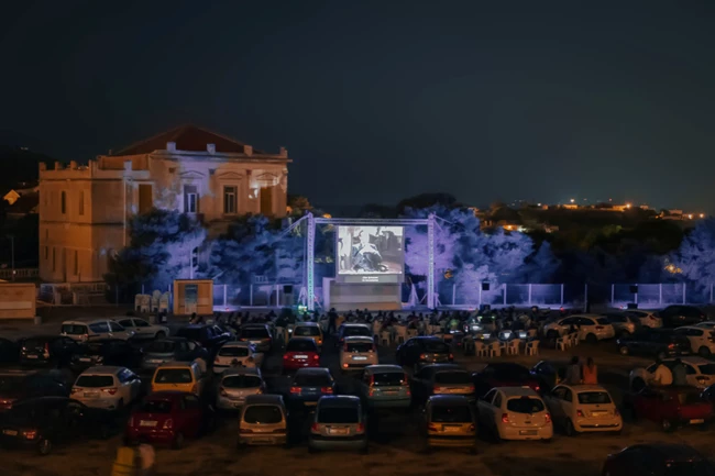 Ντράιβ-ιν στην Ντελαγκράτσια