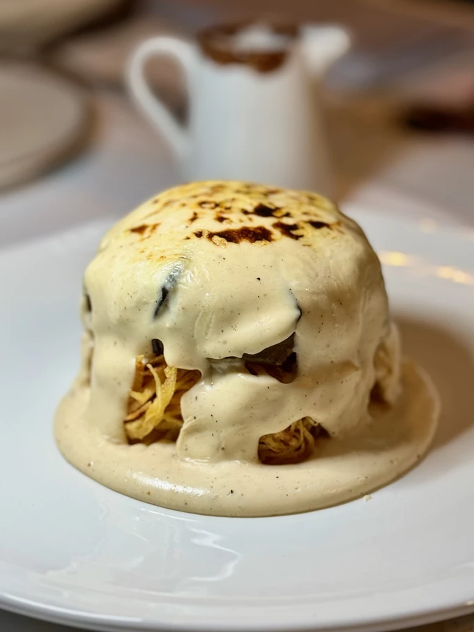 Ο μουσακάς με ρολάκια μελιτζάνας, στο Ateno