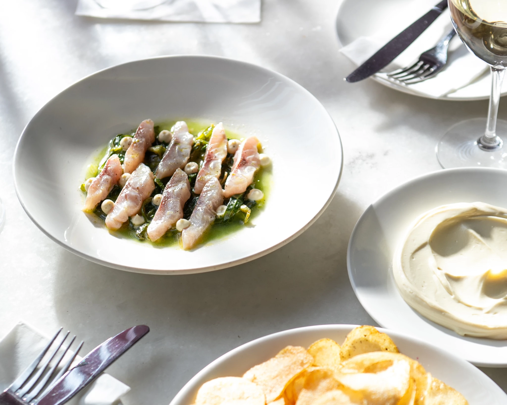 Ο Δημήτρης Δημητριάδης ανανεώνει το ενδιαφέρον μας για το 